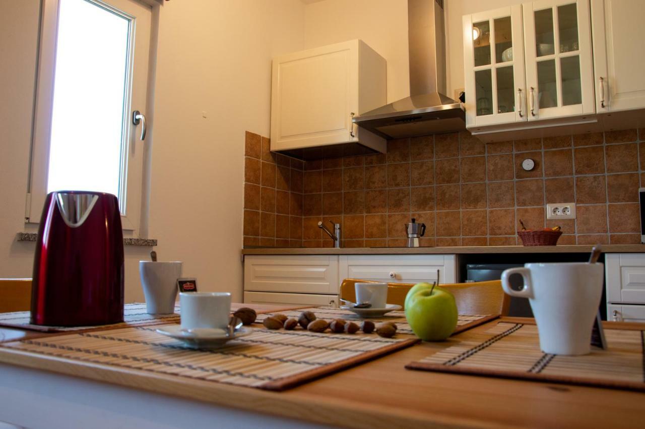Mama Residence Ровиньско село Экстерьер фото